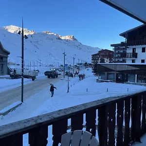 https://chalet-club-iii-tignes-val-claret.hotels-rhonealpes.com